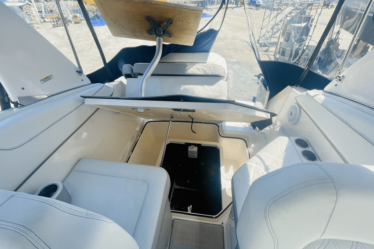 Slide: The Image of Regal 26 XO 2020 - 41