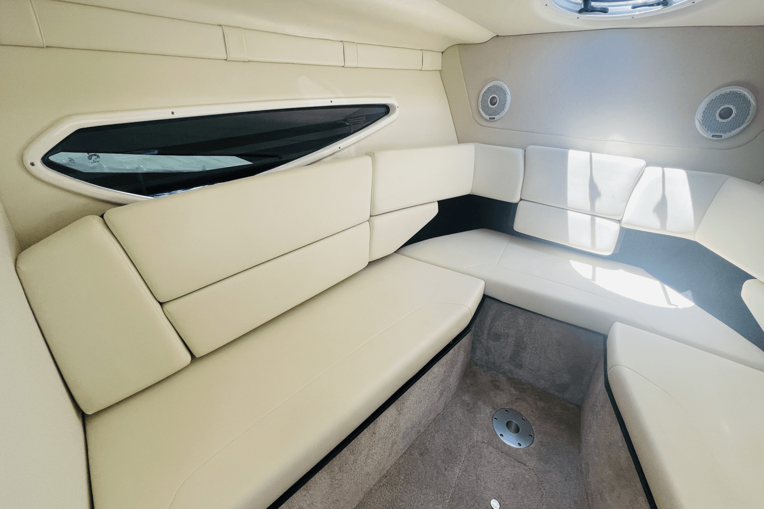 Slide: The Image of Regal 26 XO 2020 - 50