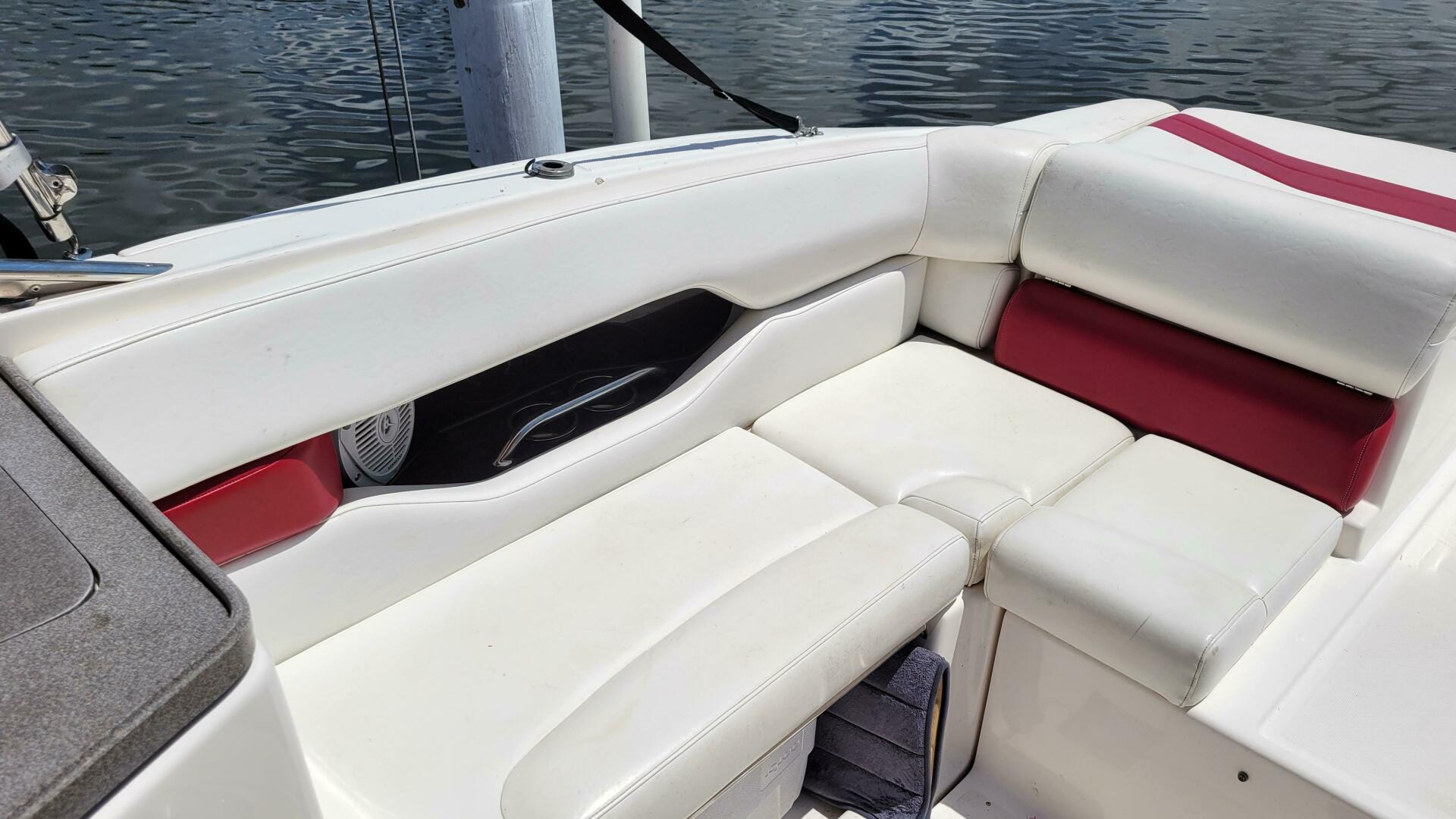 Slide: The Image of Regal 2700 Bowrider 2007 - 4066207
