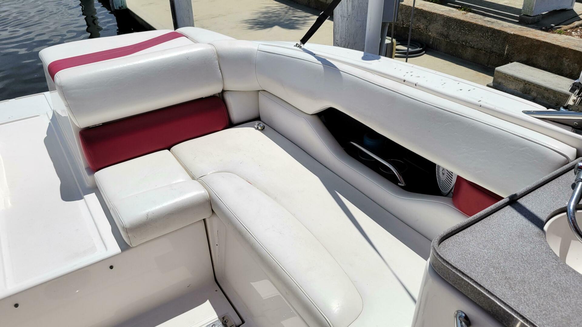 Slide: The Image of Regal 2700 Bowrider 2007 - 4066208