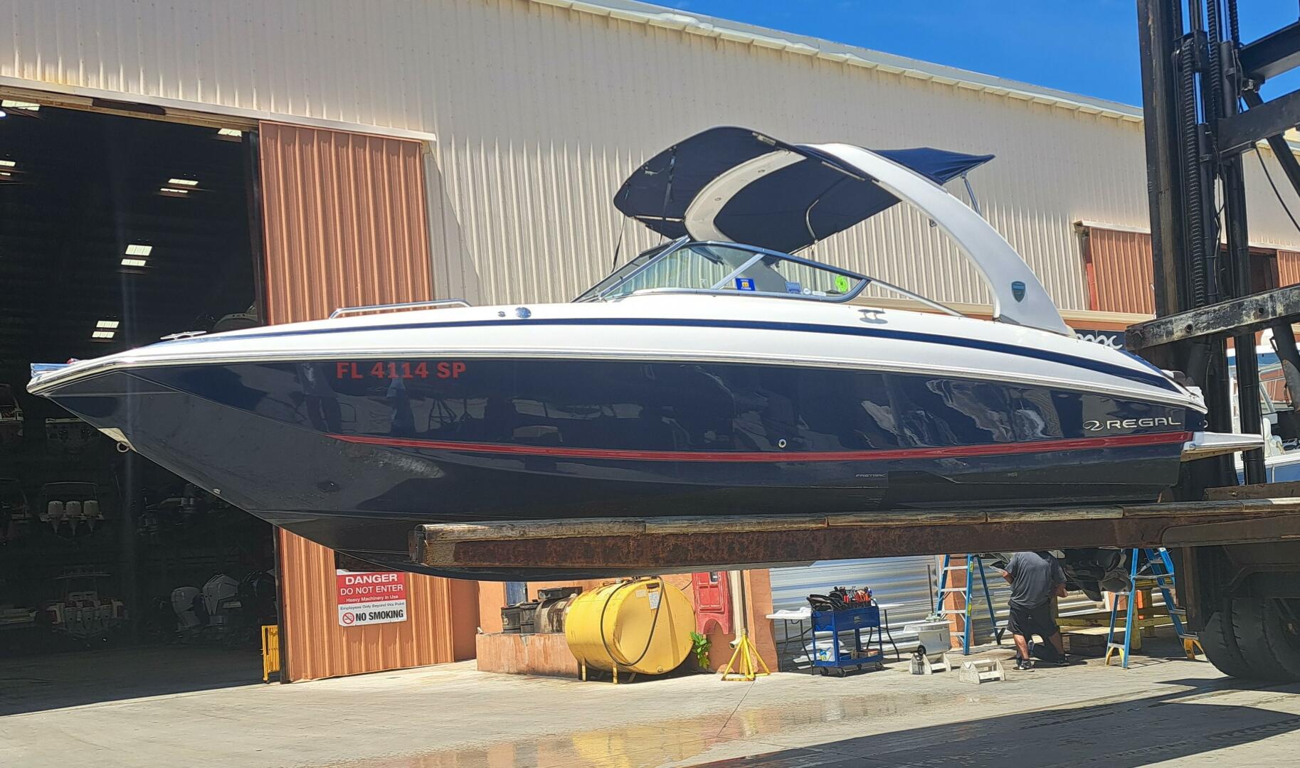 Slide: The Image of Regal 2700 Bowrider 2014 - 4369707