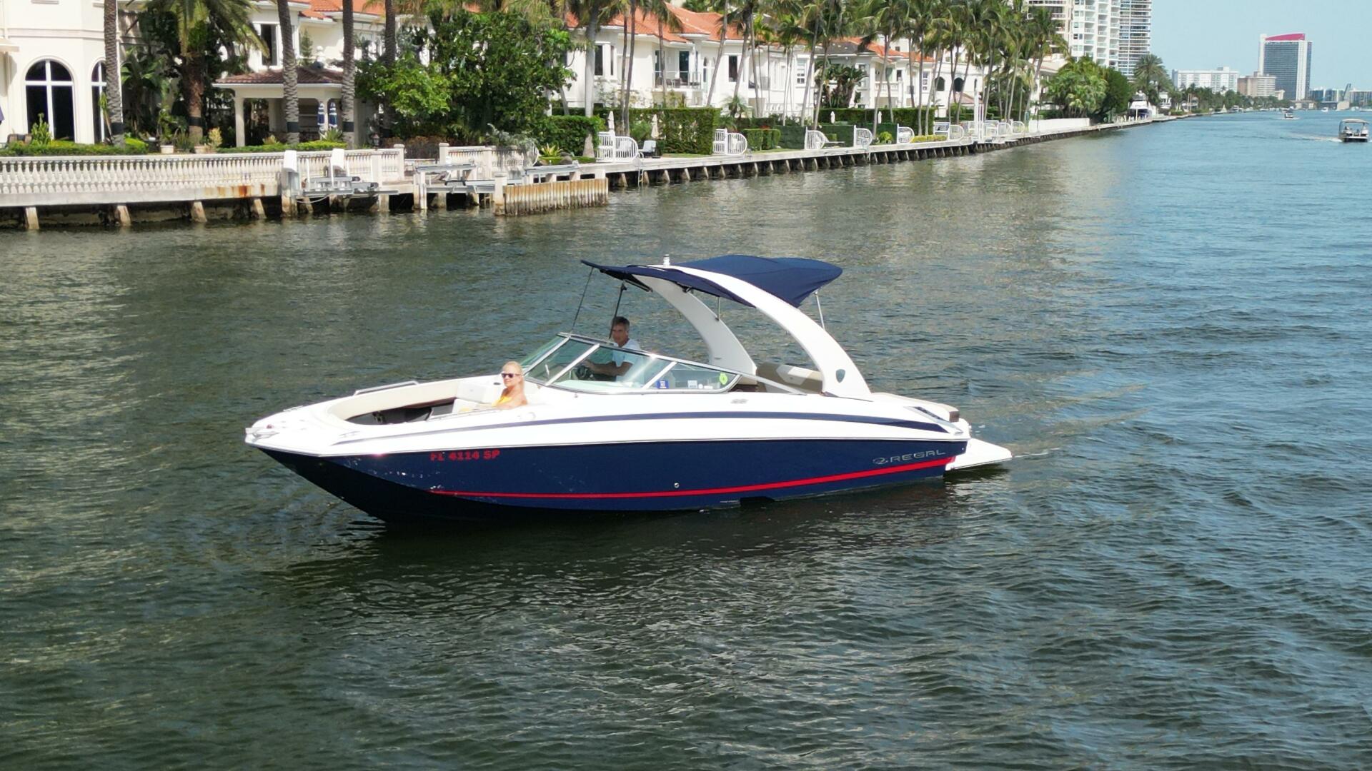 Slide: The Image of Regal 2700 Bowrider 2014 - 4369710