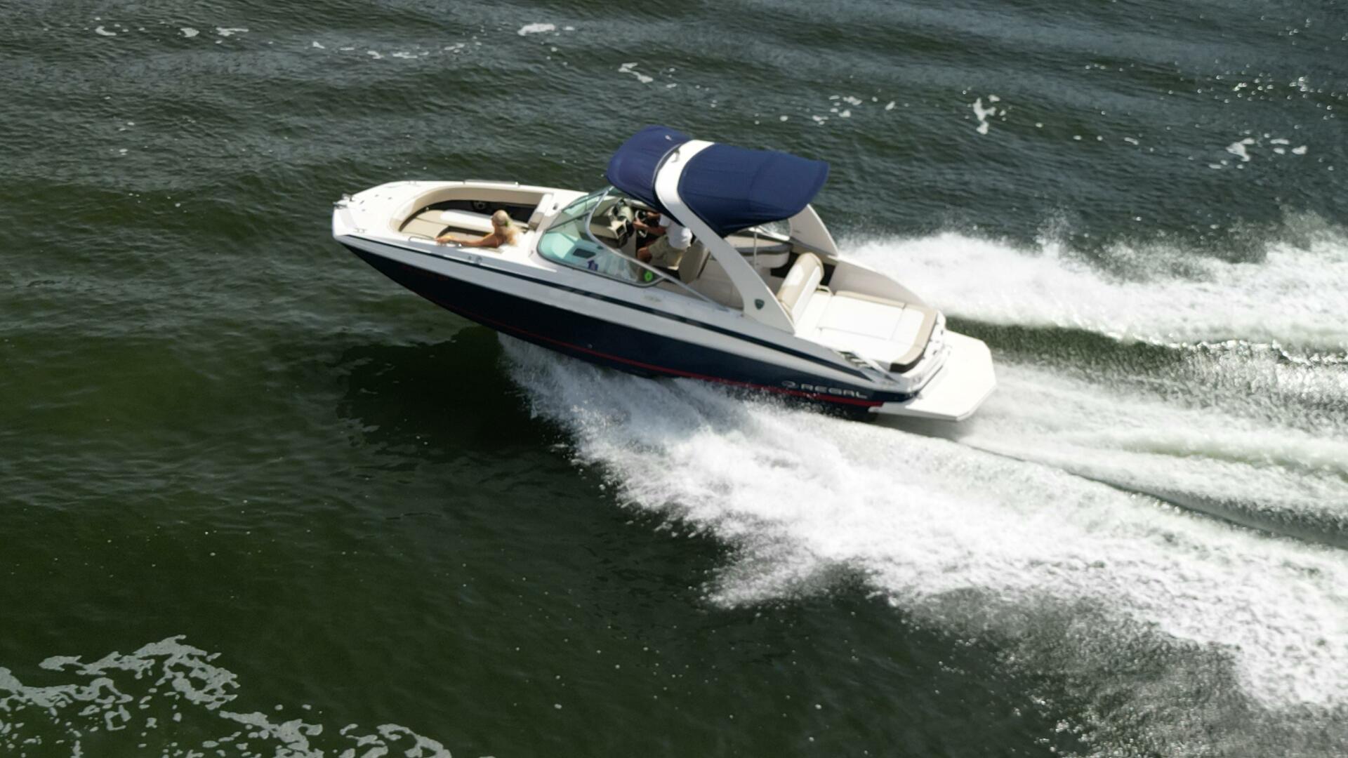 Slide: The Image of Regal 2700 Bowrider 2014 - 4369718