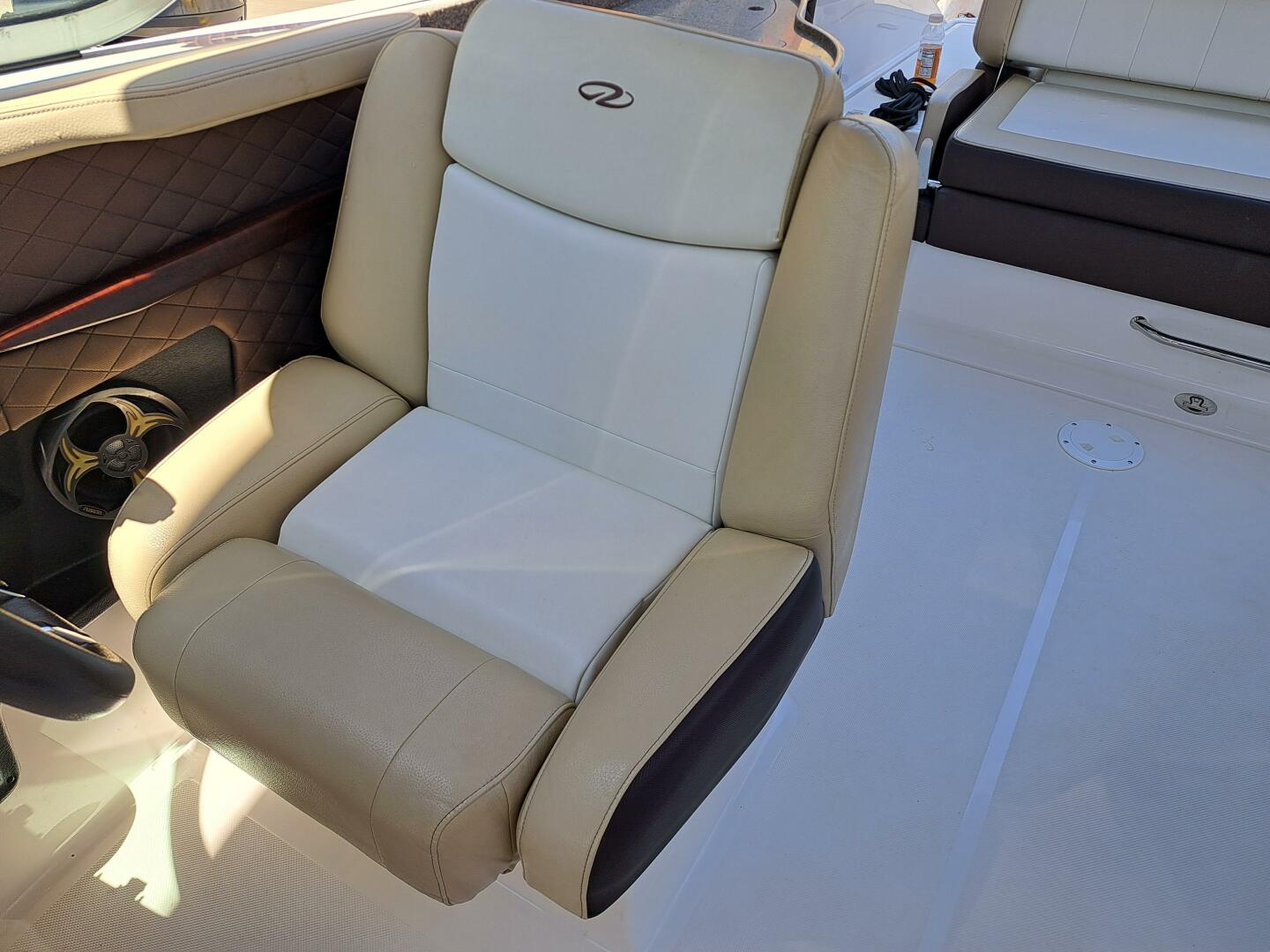 Slide: The Image of Regal 2700 Bowrider 2014 - 4369745