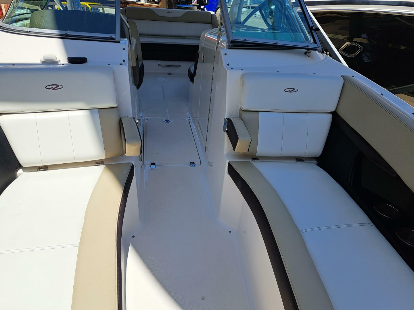 Slide: The Image of Regal 2700 Bowrider 2014 - 4369756