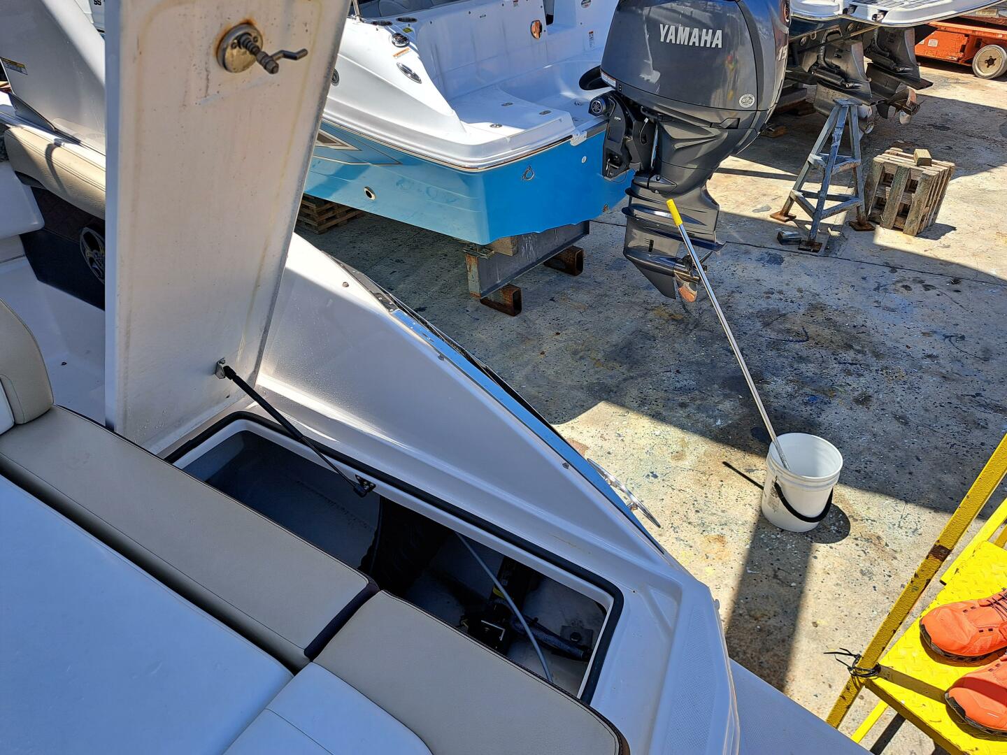 Slide: The Image of Regal 2700 Bowrider 2014 - 4369772