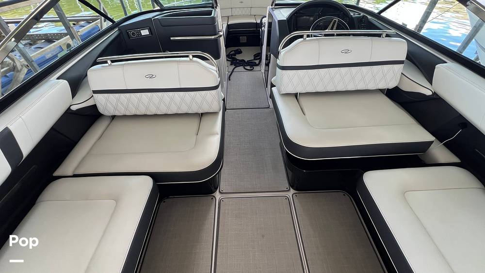 Slide: The Image of Regal 2800 2020 - 15770518