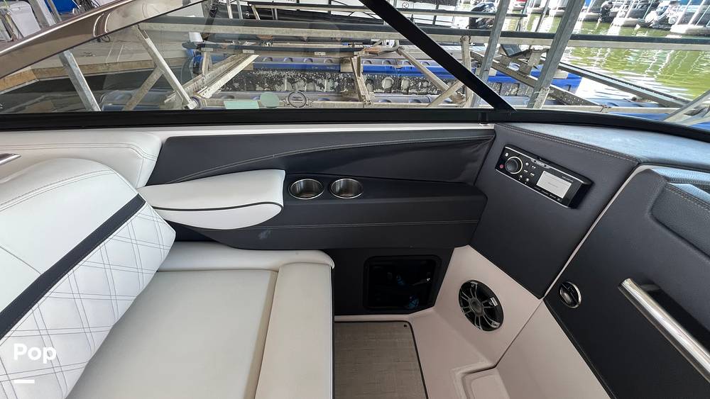 Slide: The Image of Regal 2800 2020 - 15770628