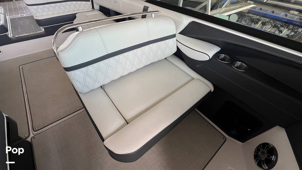 Slide: The Image of Regal 2800 2020 - 15770629