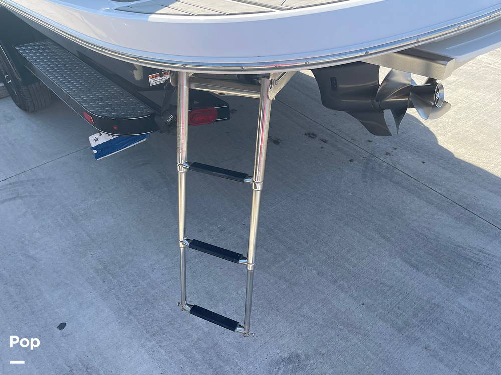 Slide: The Image of Rear Ladder - 15065574