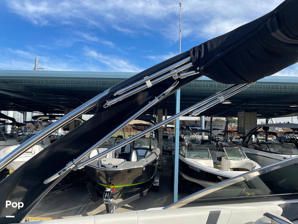 Slide: The Image of Regal 2800 2021 - 15062993