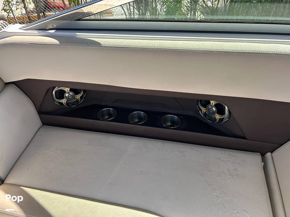 Slide: The Image of Regal 28 Express 2015 - 15156553
