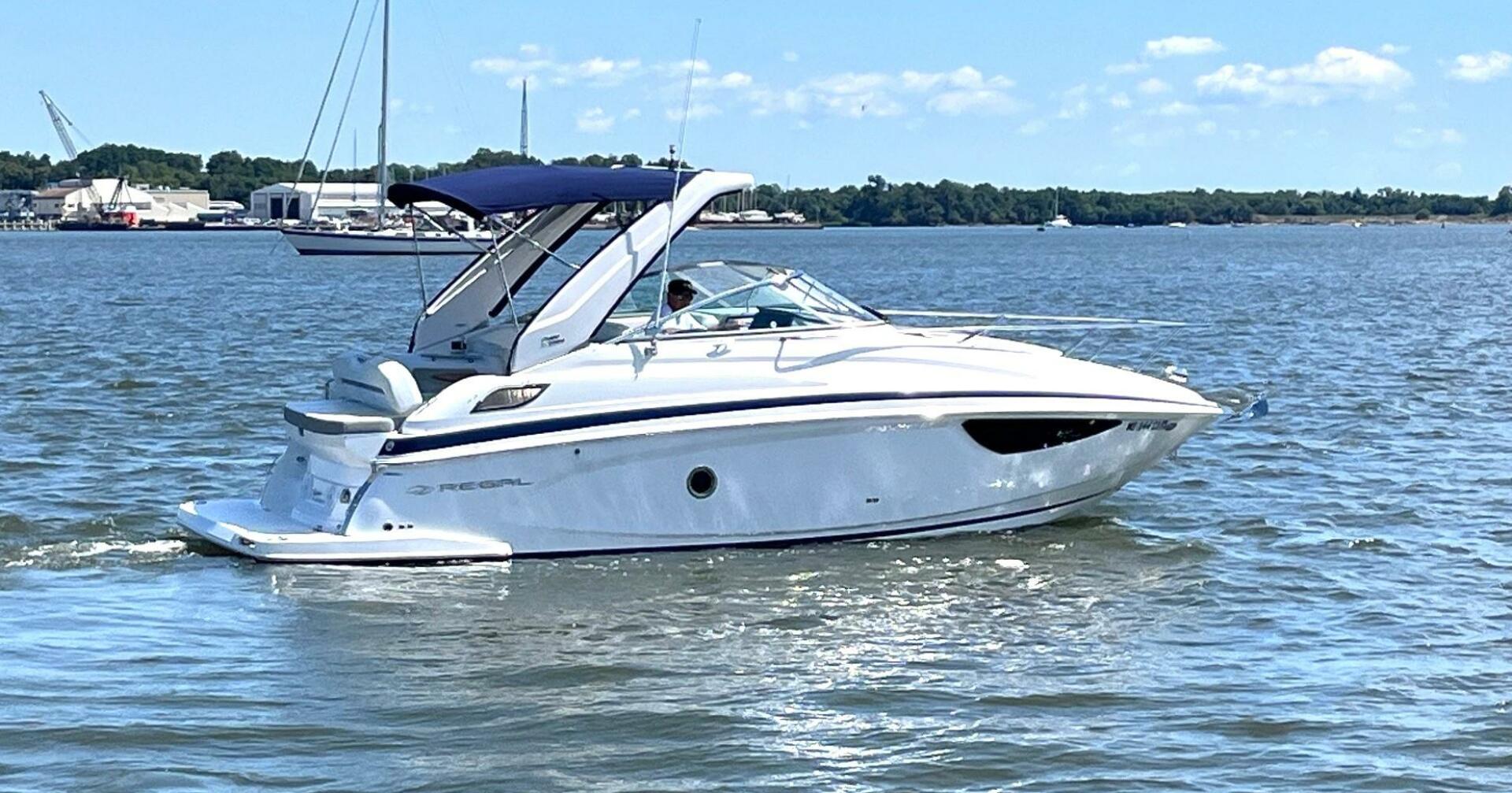 Slide: The Image of Regal 28 Express 2022 - 4570489