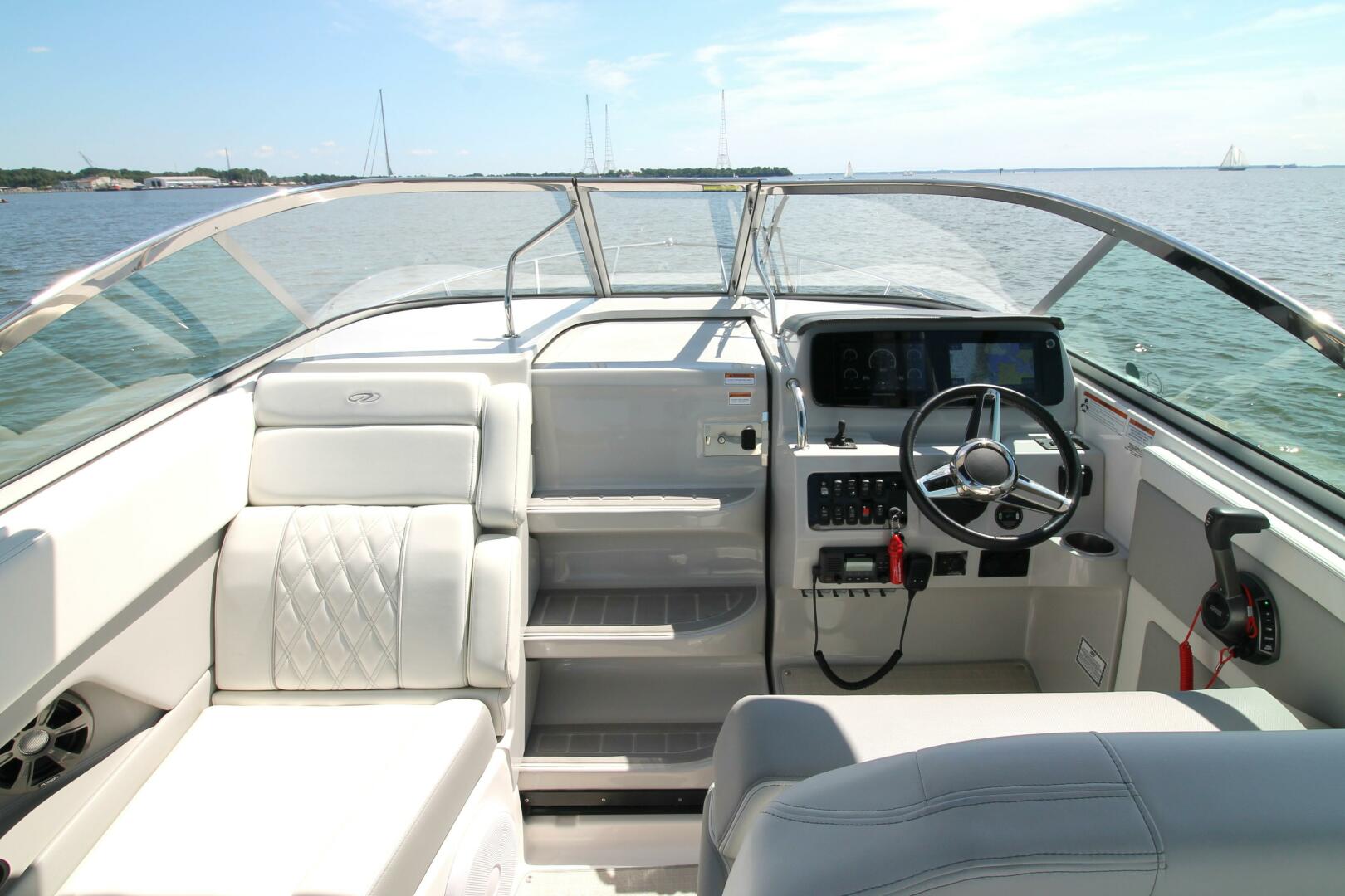 Slide: The Image of Regal 28 Express 2022 - 4570550