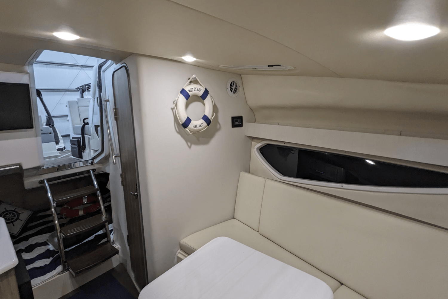 Slide: The Image of Regal 28 EXPRESS 2022 - 10