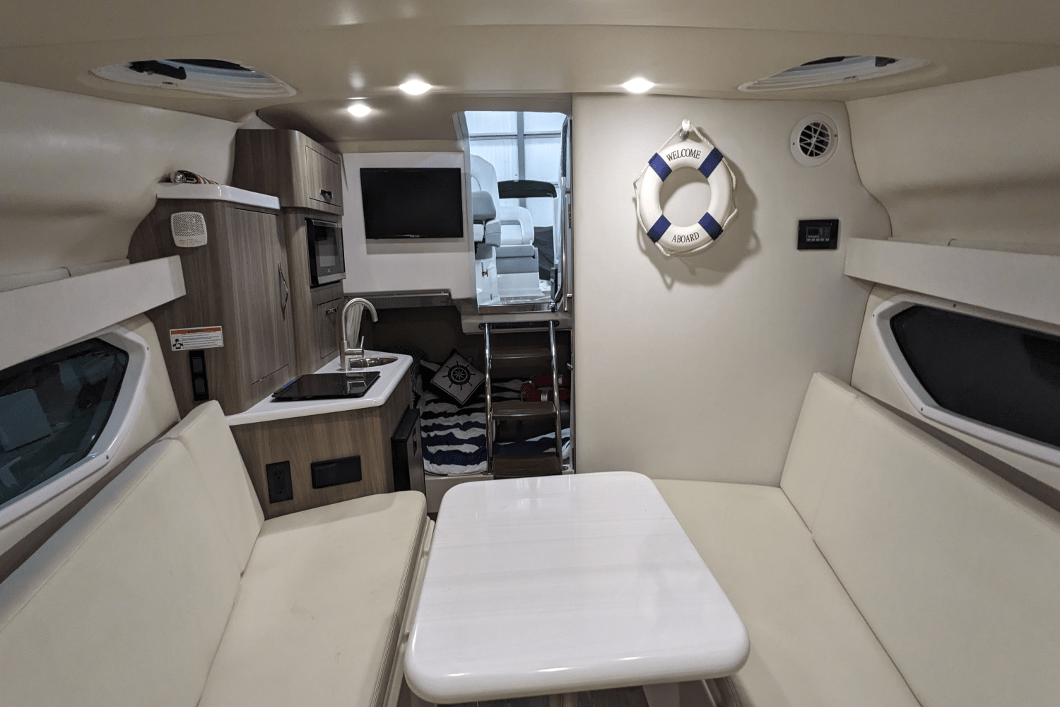 Slide: The Image of Regal 28 EXPRESS 2022 - 11