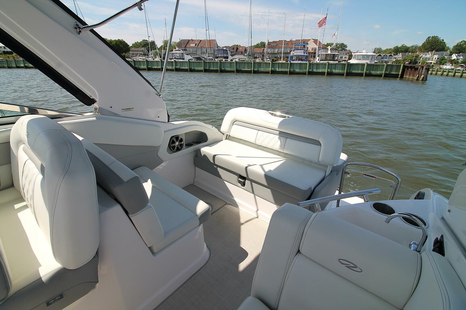 Slide: The Image of Regal 28 Express 2022 - 4570548