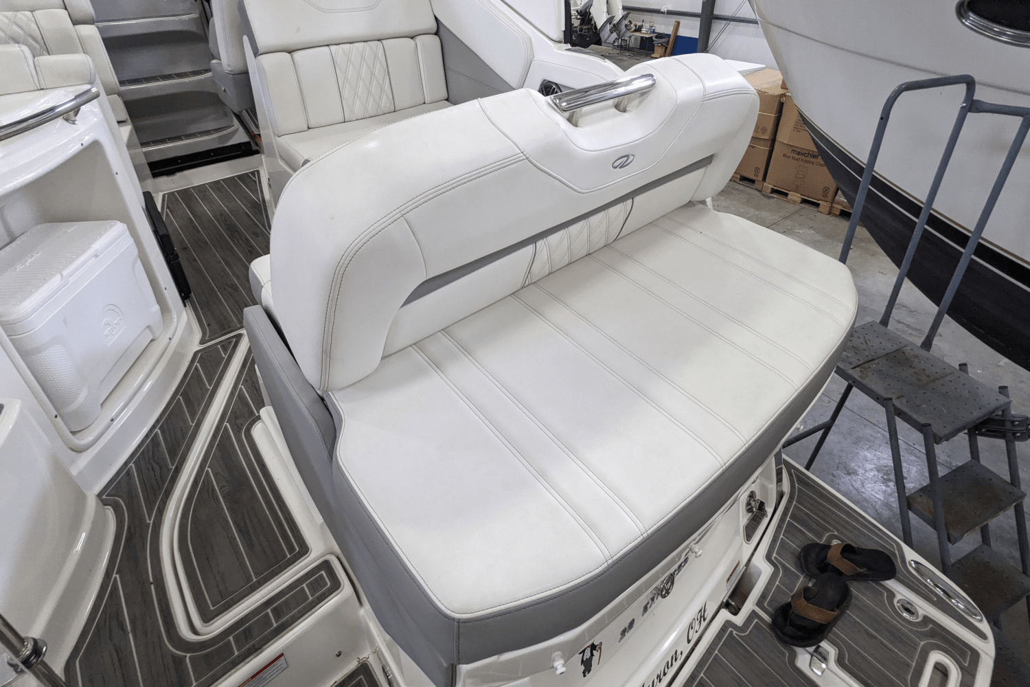 Slide: The Image of Regal 28 EXPRESS 2022 - 14
