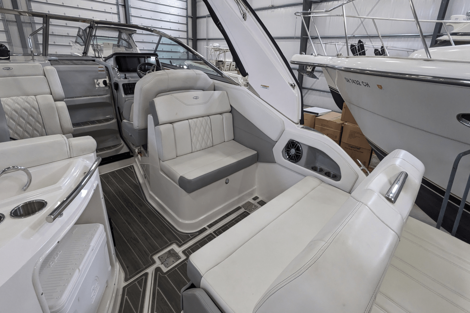 Slide: The Image of Regal 28 EXPRESS 2022 - 15