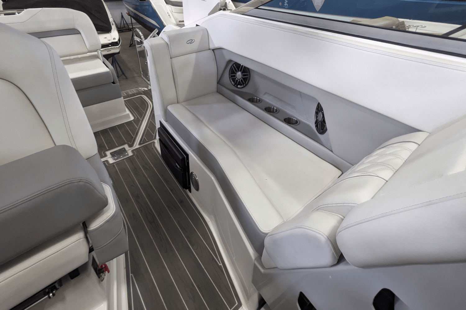Slide: The Image of Regal 28 EXPRESS 2022 - 2