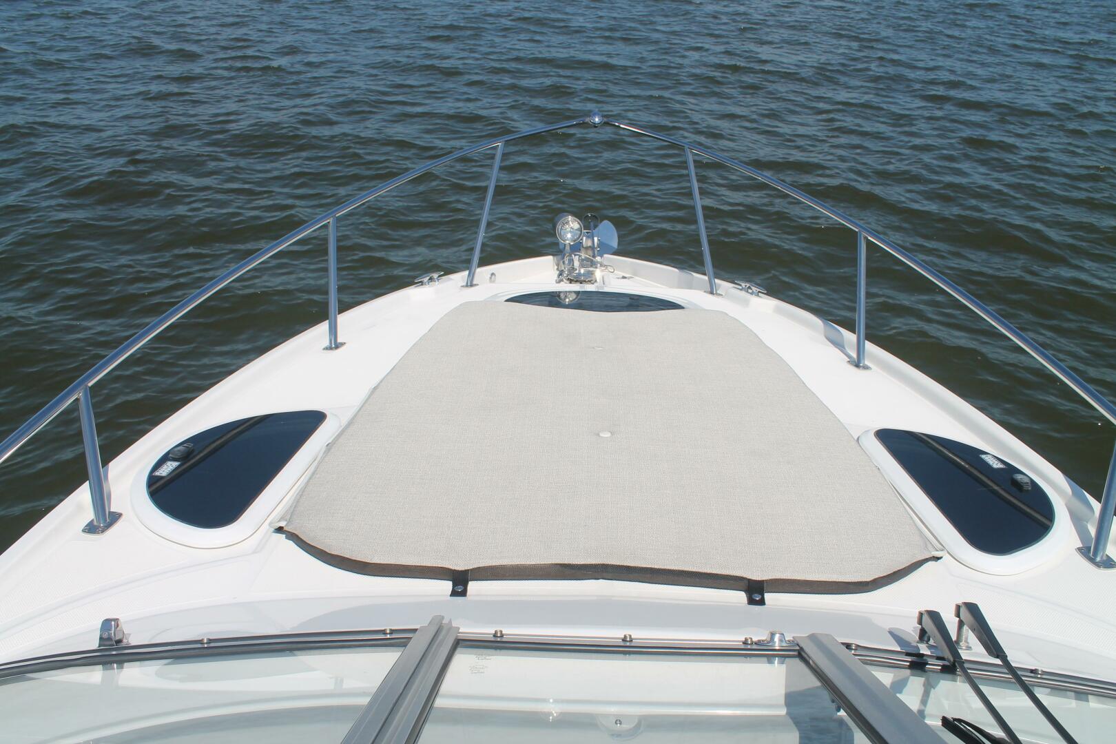 Slide: The Image of Regal 28 Express 2022 - 4570577