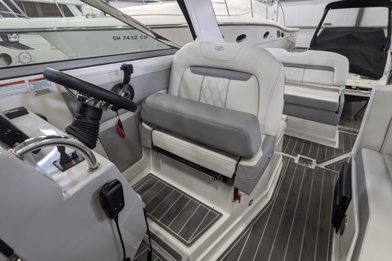 Slide: The Image of Regal 28 EXPRESS 2022 - 21