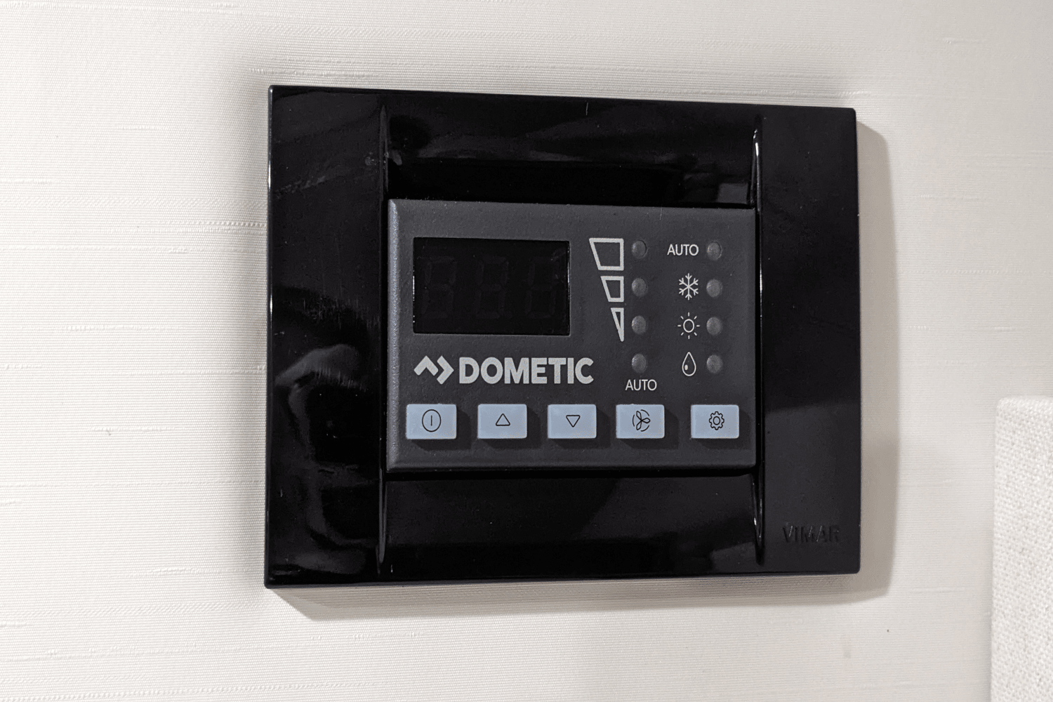 Slide: The Image of Regal 28 EXPRESS 2022 - 25