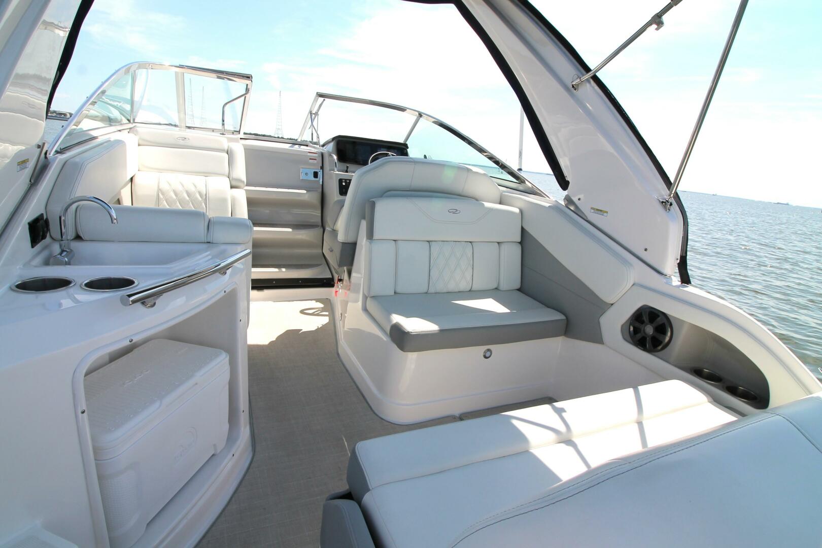 Slide: The Image of Regal 28 Express 2022 - 4570552