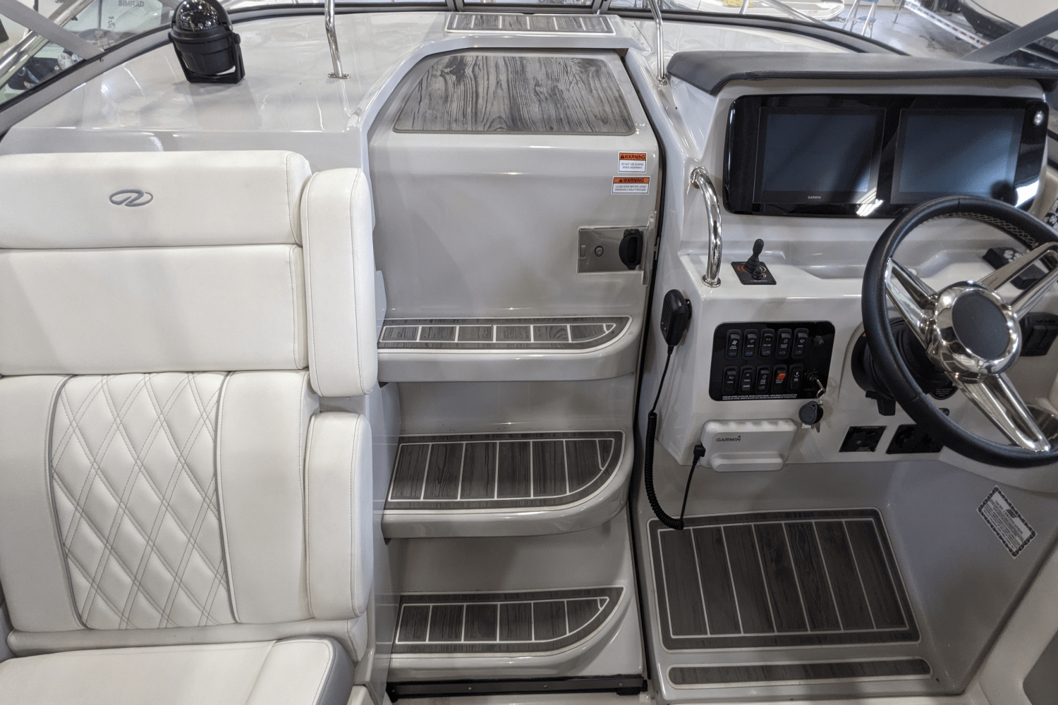 Slide: The Image of Regal 28 EXPRESS 2022 - 35