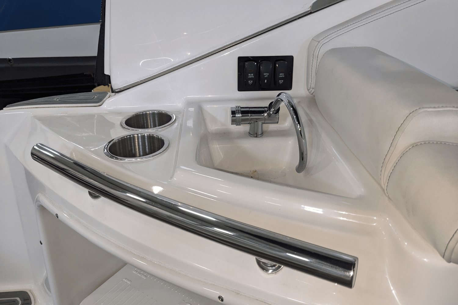 Slide: The Image of Regal 28 EXPRESS 2022 - 37