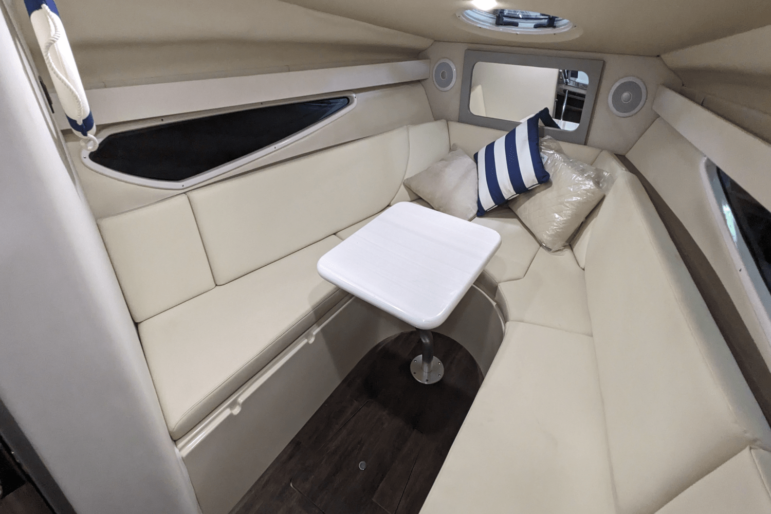 Slide: The Image of Regal 28 EXPRESS 2022 - 9