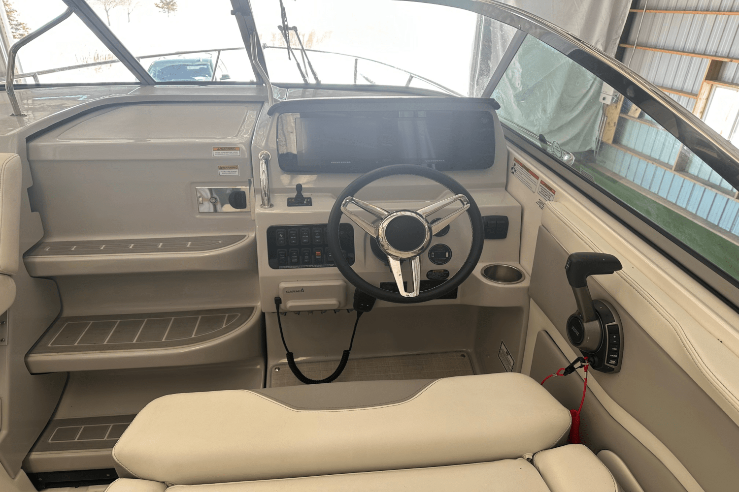 Slide: The Image of Regal 28 EXPRESS CRUISER 2023 - 10
