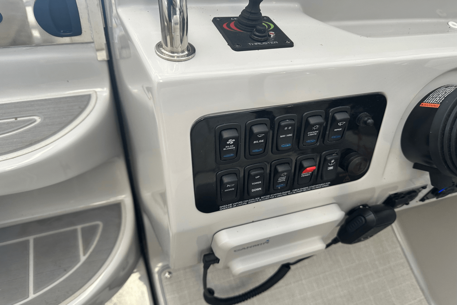 Slide: The Image of Regal 28 EXPRESS CRUISER 2023 - 17