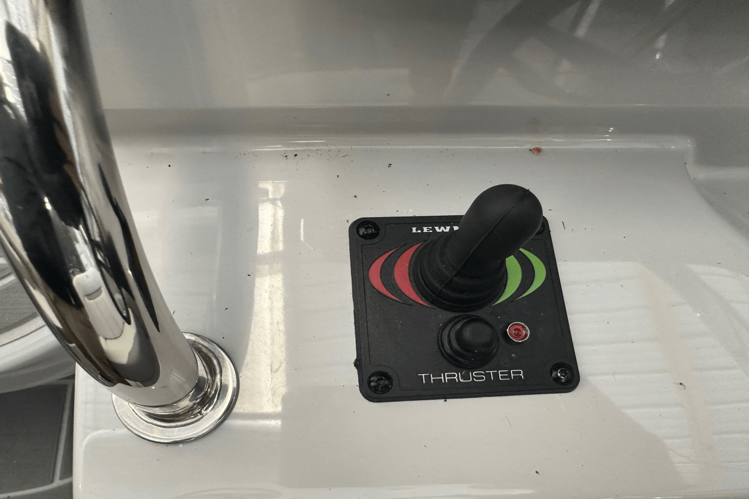 Slide: The Image of Regal 28 EXPRESS CRUISER 2023 - 18