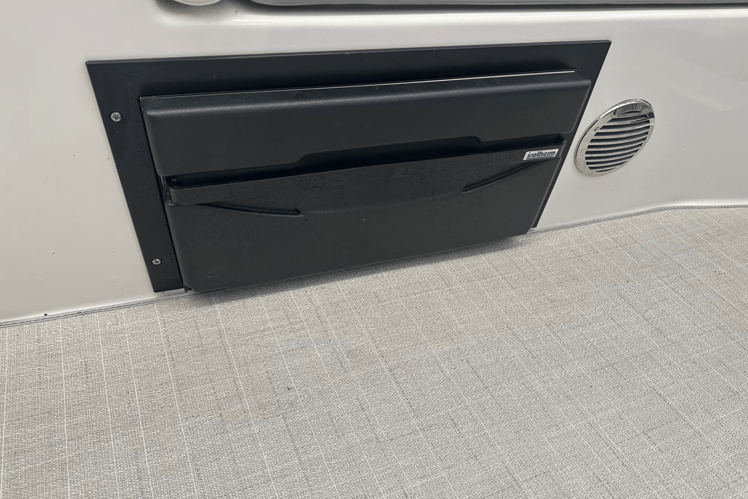 Slide: The Image of Regal 28 EXPRESS CRUISER 2023 - 8