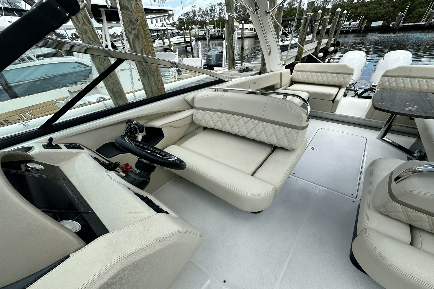 Slide: The Image of Regal 290 OBX 2019 - 15