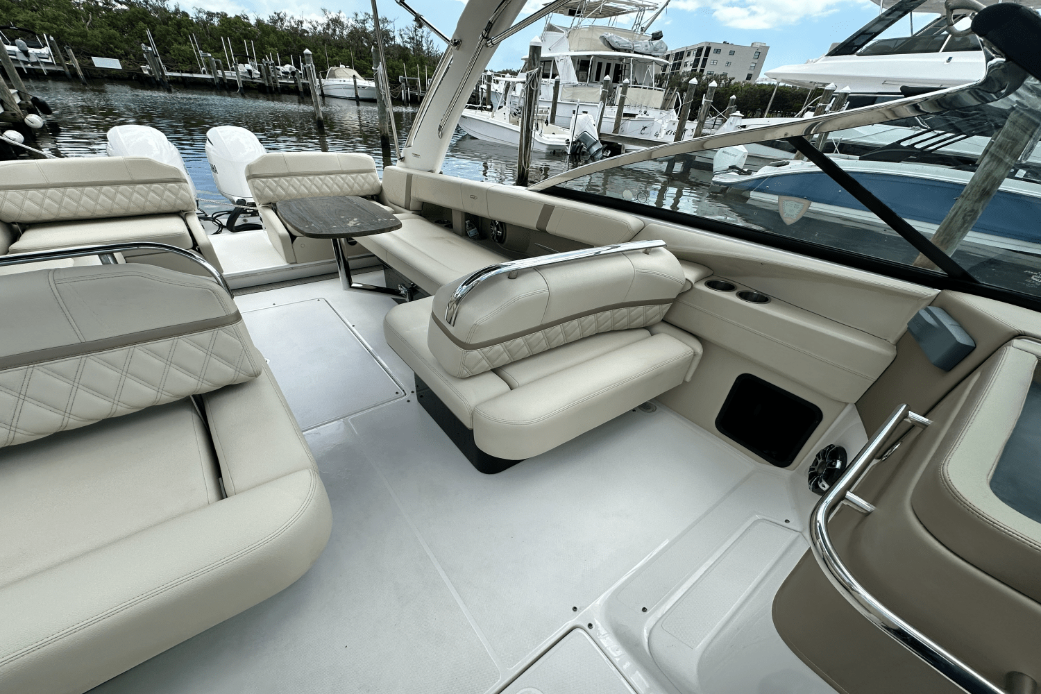 Slide: The Image of Regal 290 OBX 2019 - 16
