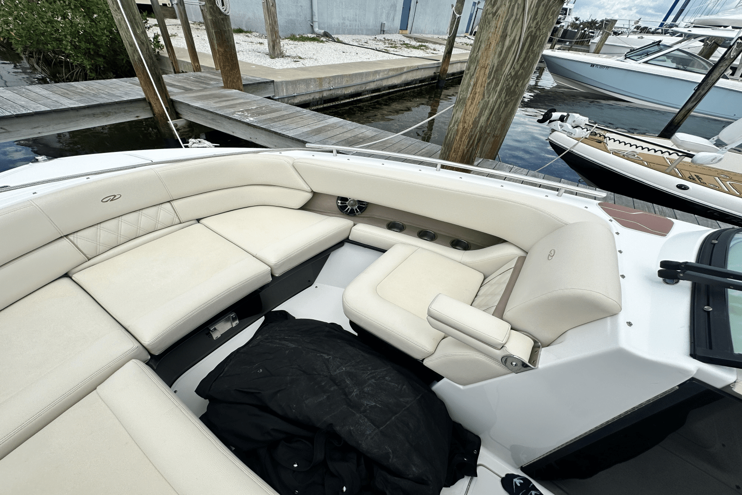 Slide: The Image of Regal 290 OBX 2019 - 22