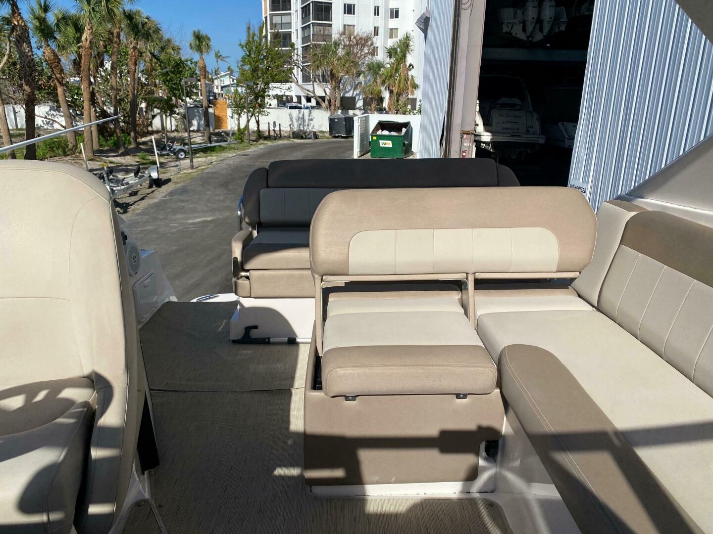 Slide: The Image of Regal 30 Express 2015 - 5012505