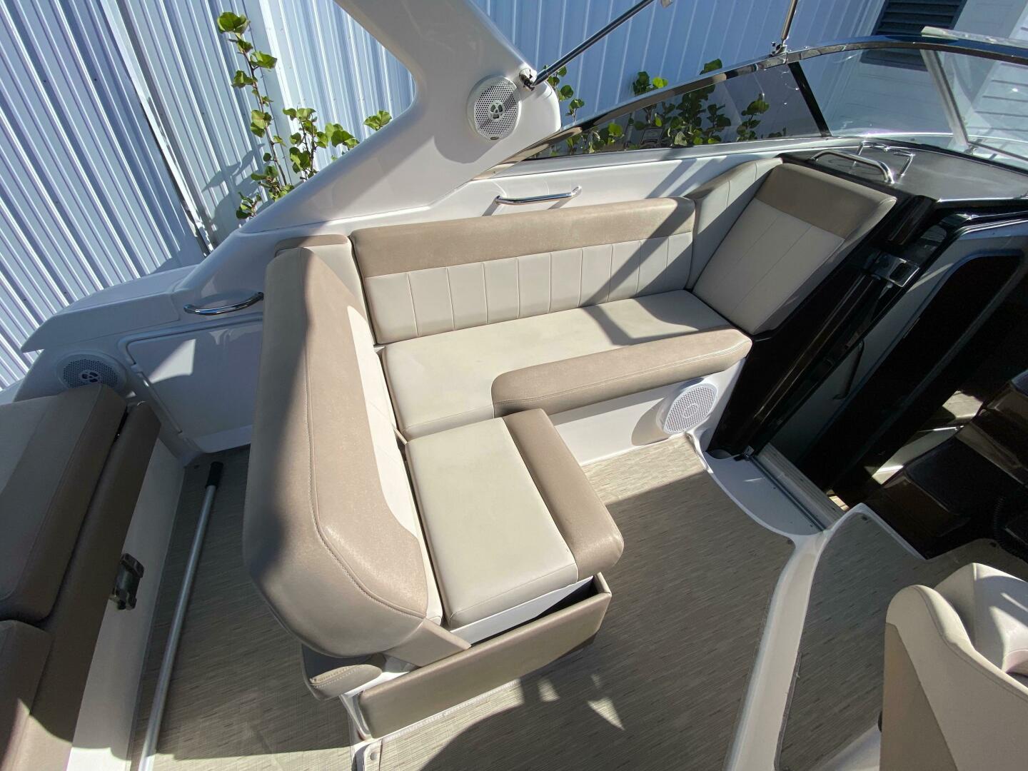 Slide: The Image of Regal 30 Express 2015 - 5012517