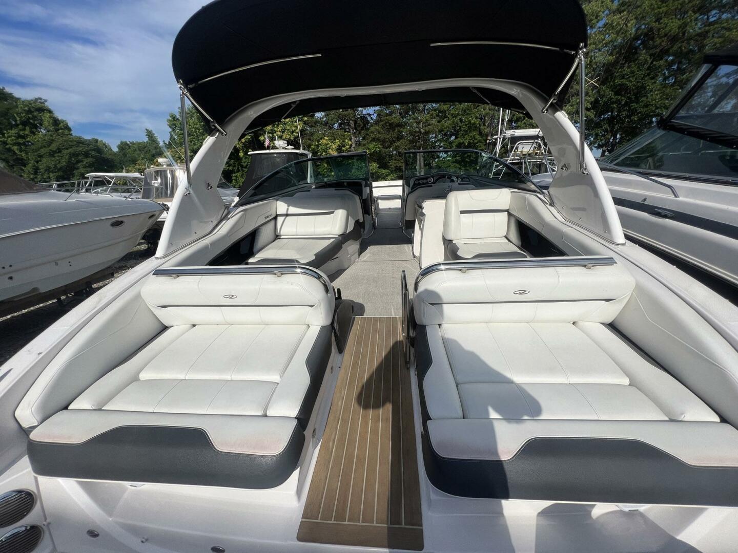 Slide: The Image of Regal 3200 Bowrider 2016 - 4459452