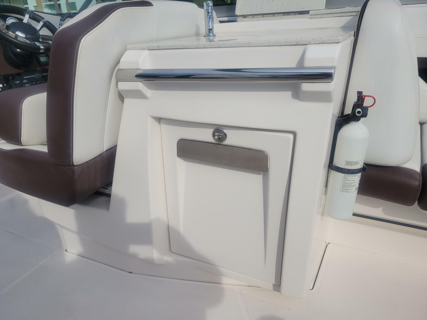 Slide: The Image of Regal 3200 Bowrider 2017 - 4104496