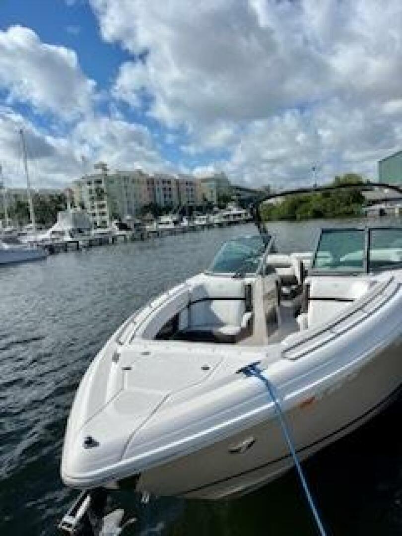 Slide: The Image of Regal 3200 Bowrider 2017 - 4104528
