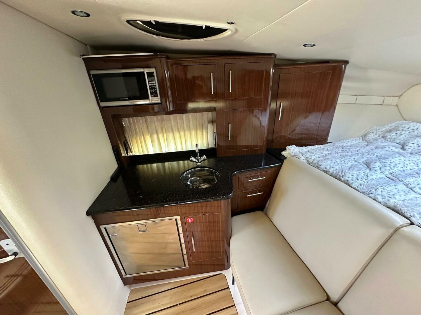 Slide: The Image of Regal 32 Sportcruiser 2014 - 4869606