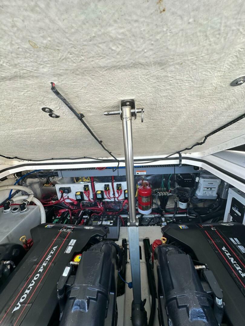 Slide: The Image of Regal 32 Sportcruiser 2014 - 4869609