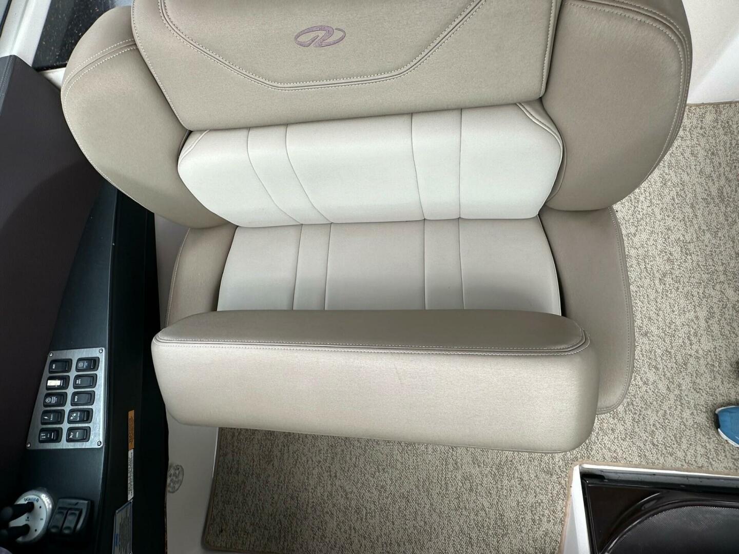 Slide: The Image of Regal 32 Sportcruiser 2014 - 4869614