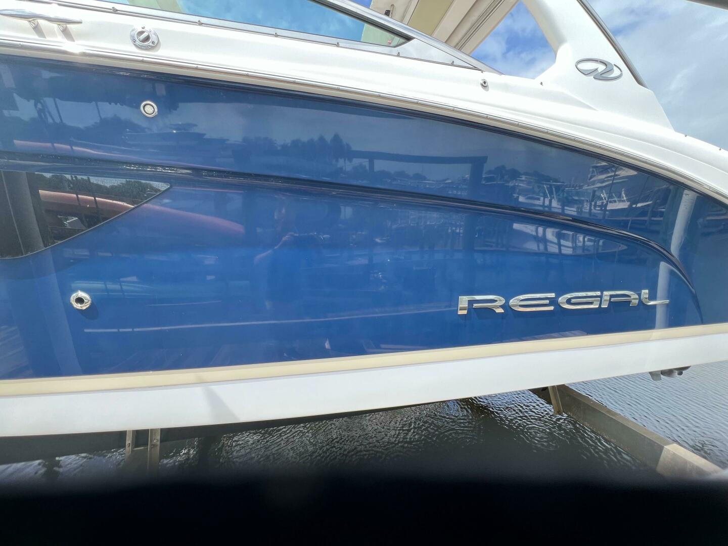 Slide: The Image of Regal 3300 Bowrider 2020 - 5003004