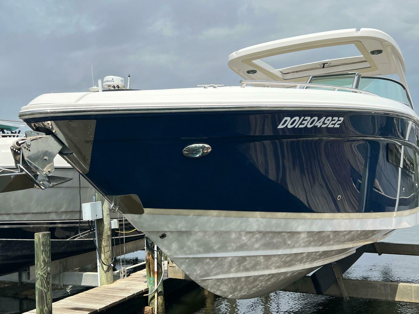 Slide: The Image of Regal 3300 Bowrider 2020 - 5003011