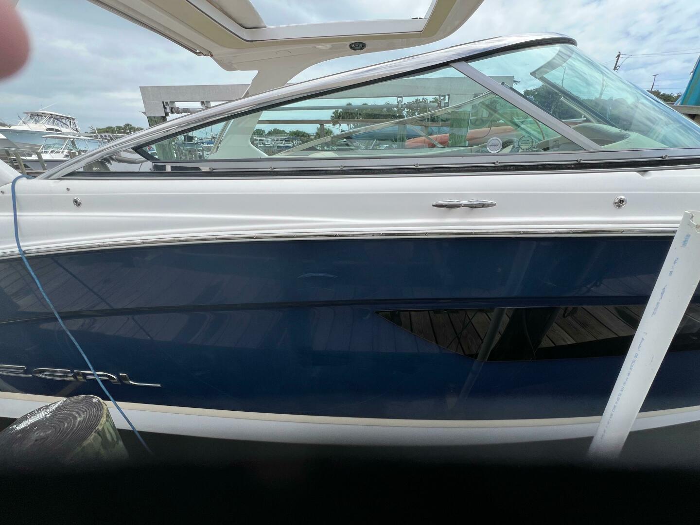 Slide: The Image of Regal 3300 Bowrider 2020 - 5003040