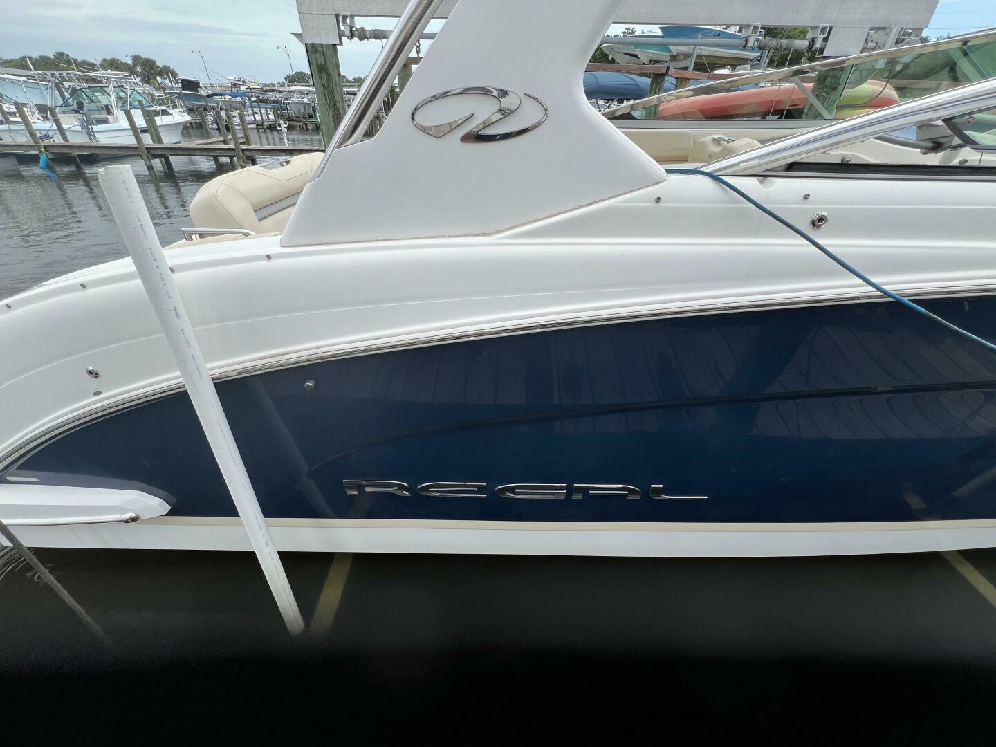Slide: The Image of Regal 3300 Bowrider 2020 - 5003042